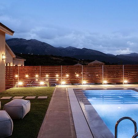Carob Villas, An Eco-Friendly Hideaway シッシ エクステリア 写真