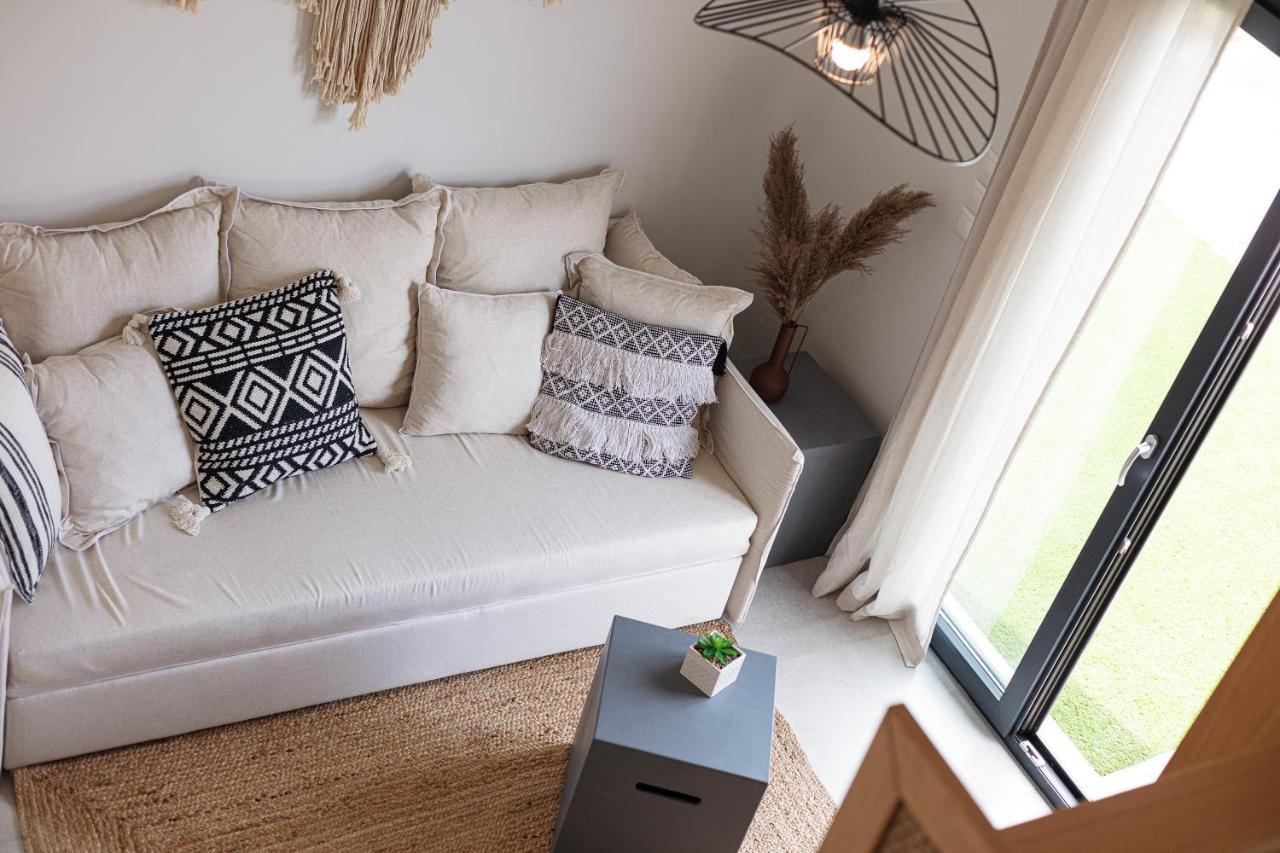 Carob Villas, An Eco-Friendly Hideaway シッシ エクステリア 写真