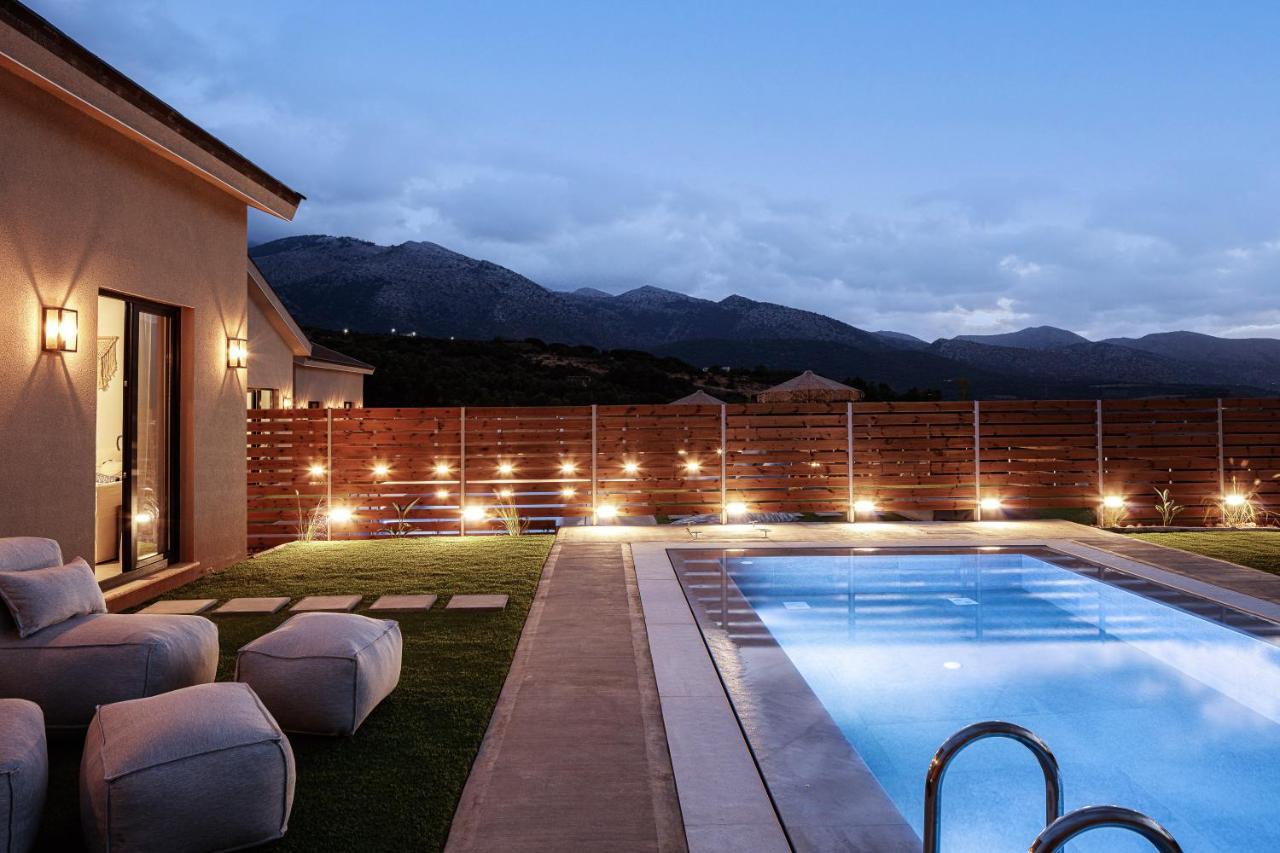 Carob Villas, An Eco-Friendly Hideaway シッシ エクステリア 写真