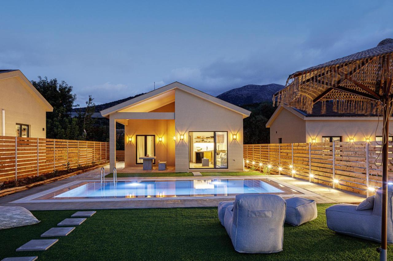 Carob Villas, An Eco-Friendly Hideaway シッシ エクステリア 写真