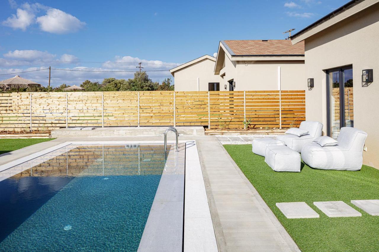 Carob Villas, An Eco-Friendly Hideaway シッシ エクステリア 写真