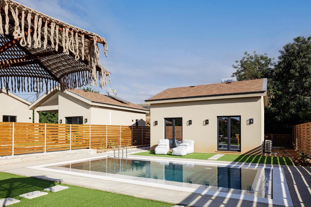 Carob Villas, An Eco-Friendly Hideaway シッシ エクステリア 写真